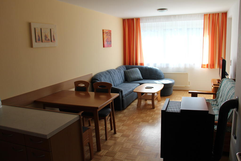Appartementhaus Ckpk Sonnenalpe Nassfeld Quarto foto